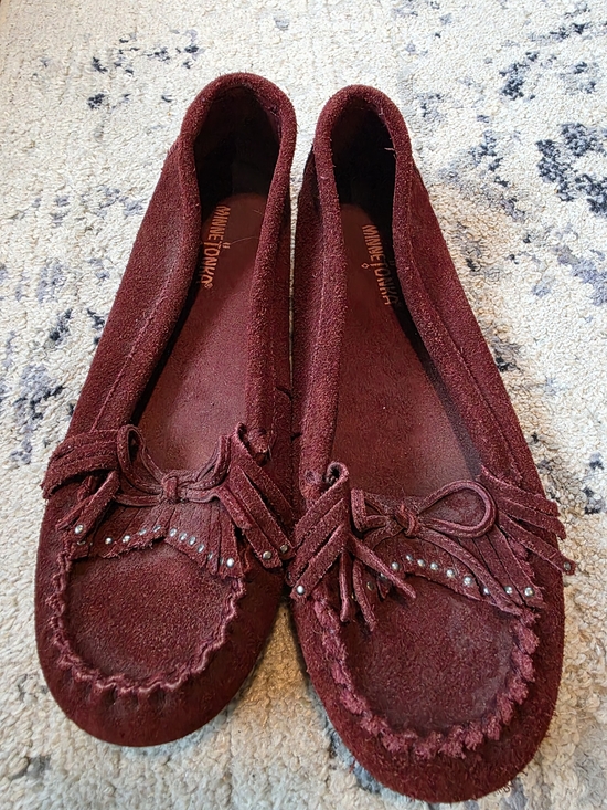Minnetonka Shoes - Minnetonka Kilty Hardsole Women's Burgundy Suede Moccasins Sz 9.5